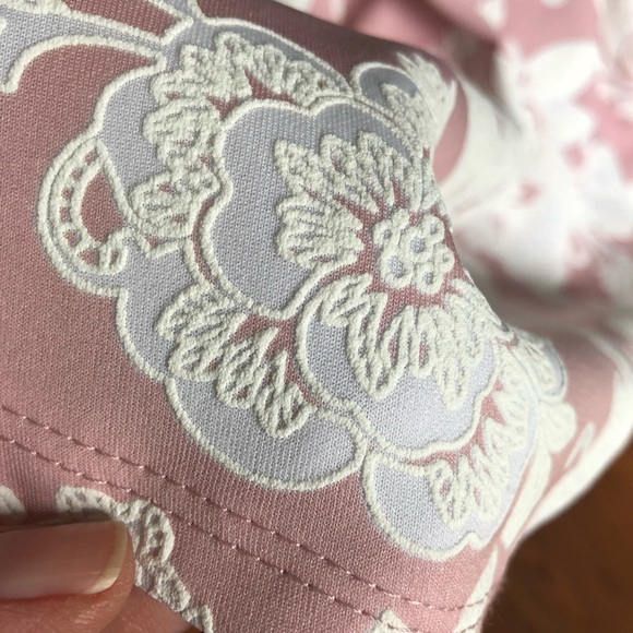 Dusty Rose skirt w/ soft white floral pattern - Picture 4 of 6